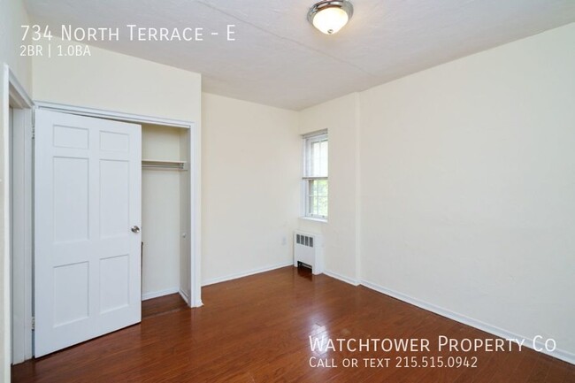 Building Photo - 734 North Terrace