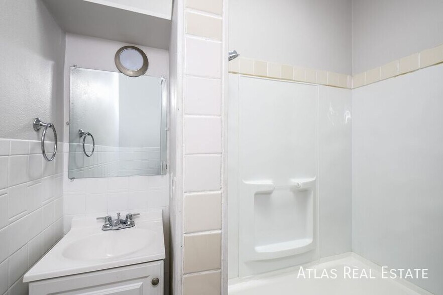 Building Photo - 3057 W 38th Ave