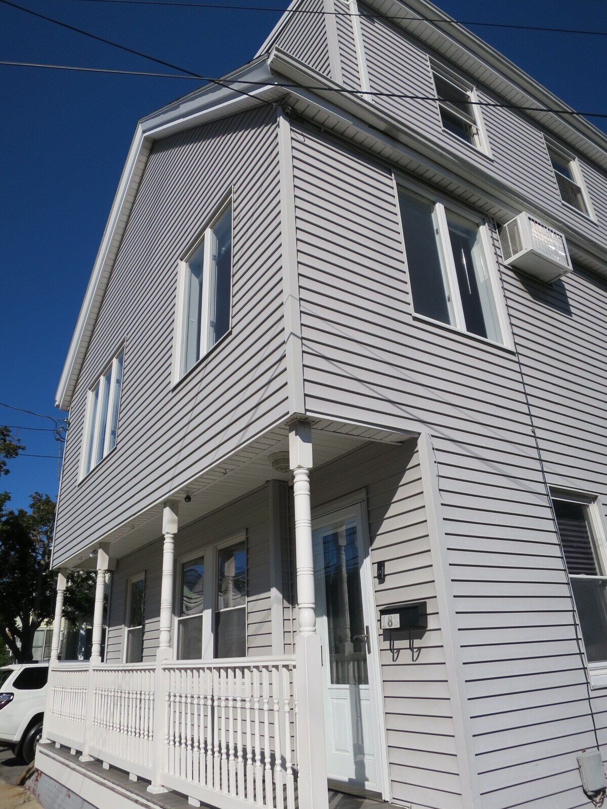Building Photo - 181 Winthrop St