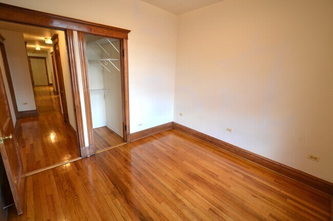 Building Photo - 3122 N California Ave