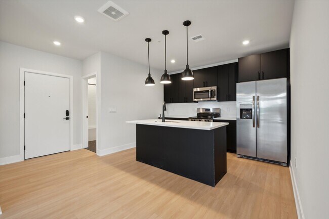 Building Photo - 6910 Ridge Ave