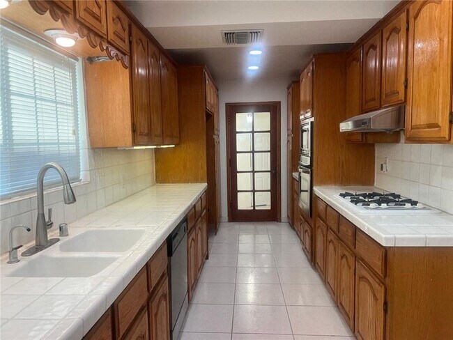 Building Photo - 2058 Wheeler Dr