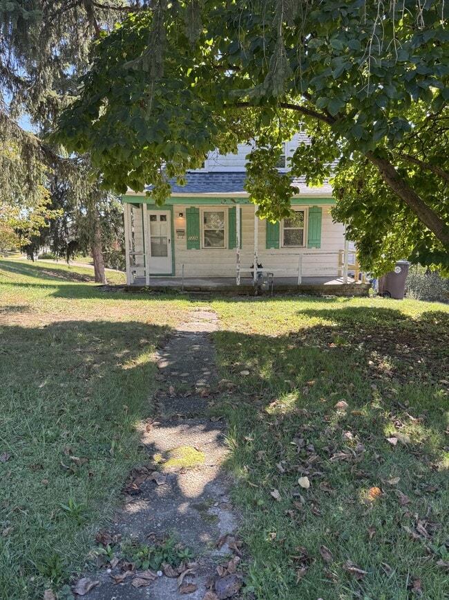 Building Photo - 1226 Cloverfield Dr