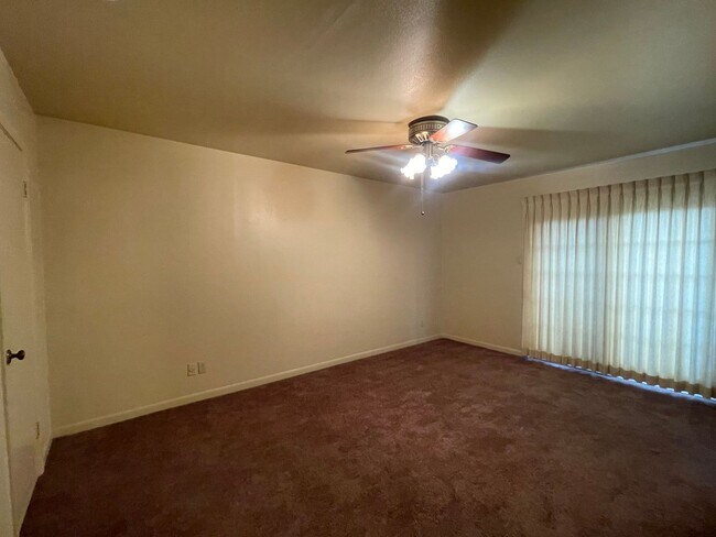 Building Photo - Move-In Ready and Waiting For You!