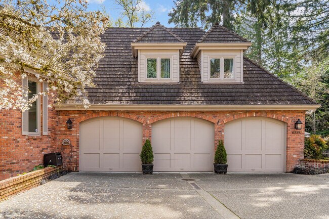 Building Photo - 6408 E Mercer Way