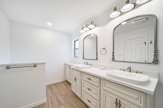 Building Photo - 2742 Triway Ln