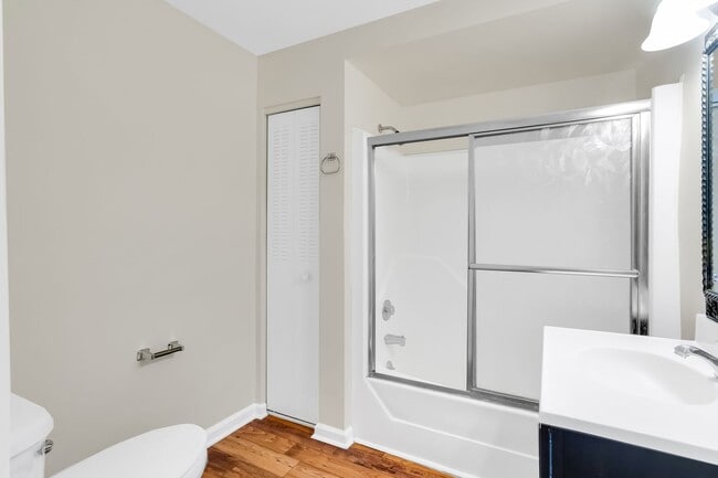 Building Photo - Charming First Floor Condo Available for Rent