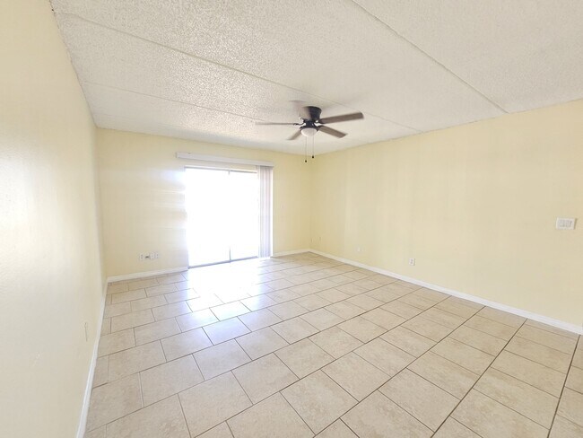 Building Photo - 2845 Somerset Park Dr