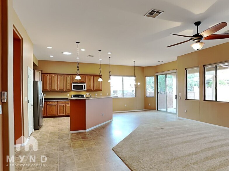 Building Photo - 1141 W Tenniel Dr