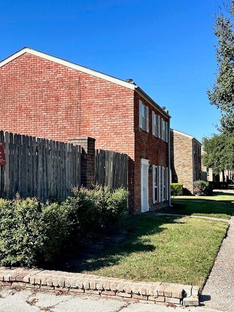 Building Photo - 4252 Belle Park Dr