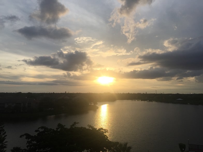 Building Photo - The Rise Lake front Rentals