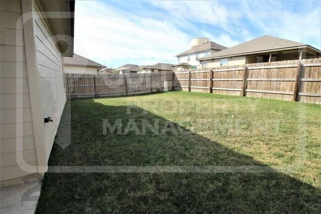 Building Photo - Beautiful 3-bedroom, 2-bathroom home with a 2-car garage now available for rent!