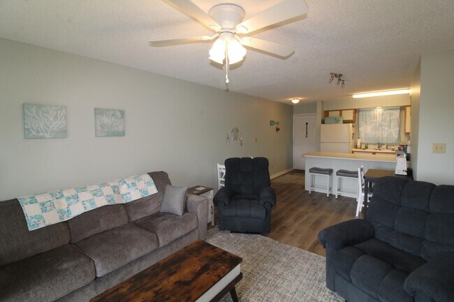 Building Photo - 922 Fairwood Lakes Dr