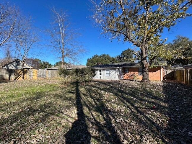 Building Photo - ANDERSON ISLAND - 3 BEDROOM 2 BATH  HOME A...