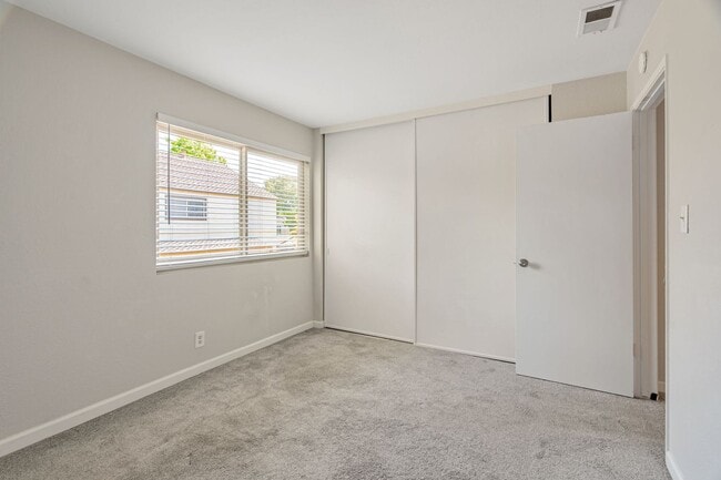 Building Photo - 2 Story Townhome