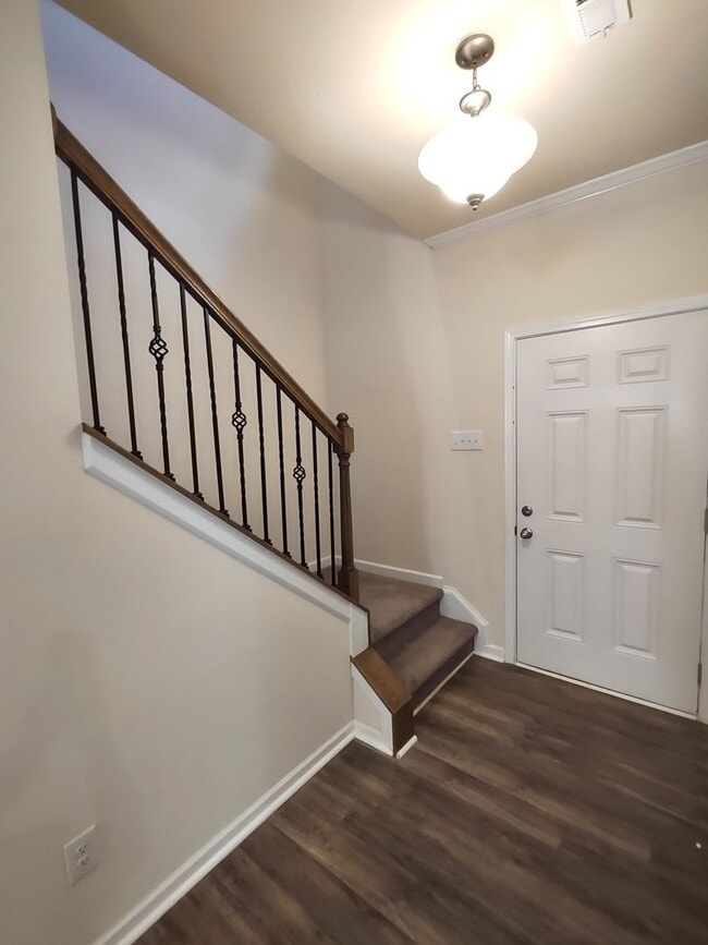 Building Photo - Beautiful Home located in the Starmount Co...