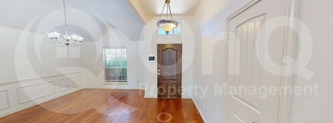 Building Photo - 1618 Nestledown Dr