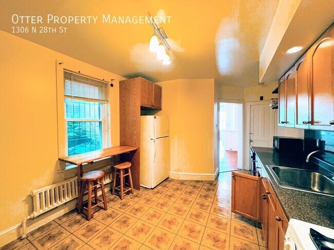 Building Photo - 1306 N 28th St