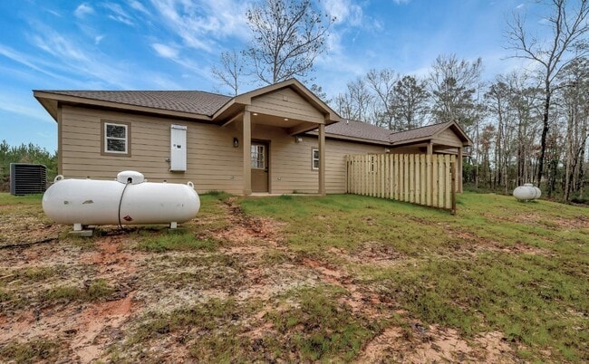 Building Photo - 255 Old Israel Rd
