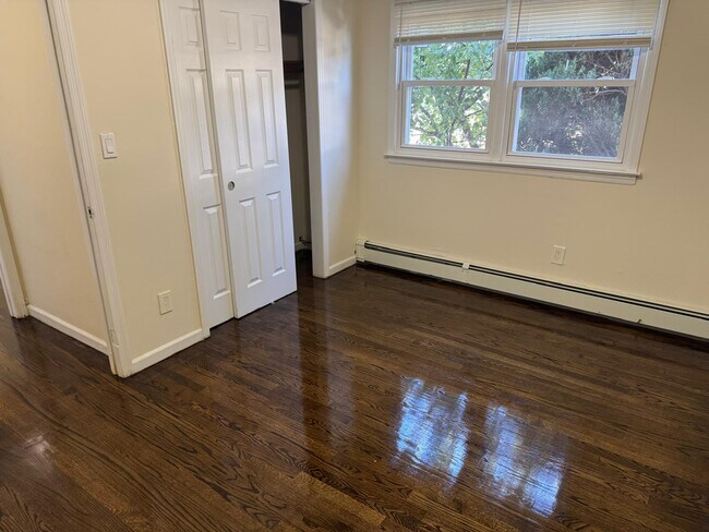 Building Photo - 89 McAdoo Ave