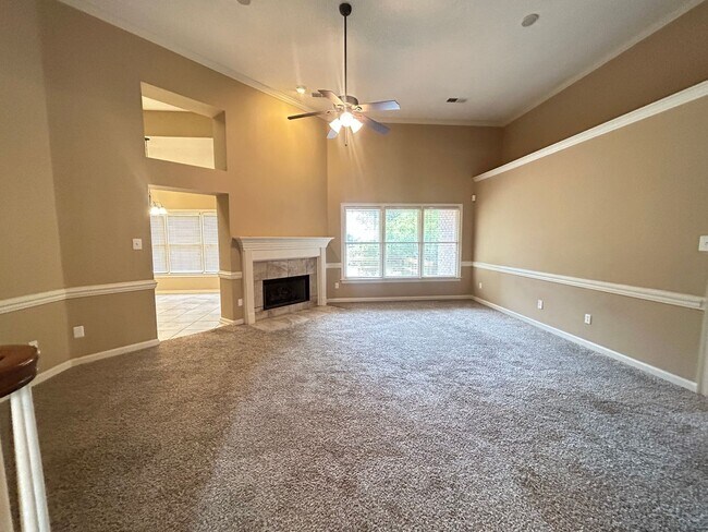 Building Photo - 4 BEDROOM/2 BATH HOME + Bonus Room in Rive...