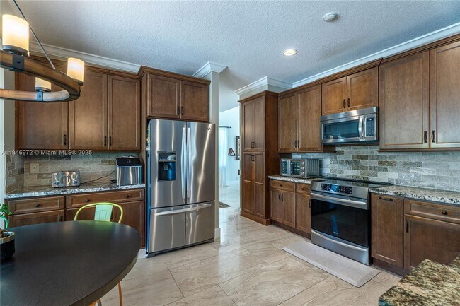 Building Photo - 1055 Cedar Falls Dr