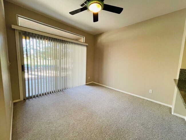 Building Photo - Painted Desert