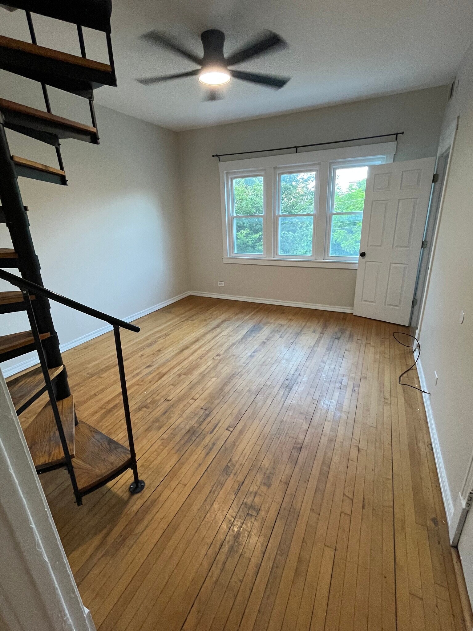 Building Photo - 3246 N Ravenswood Ave