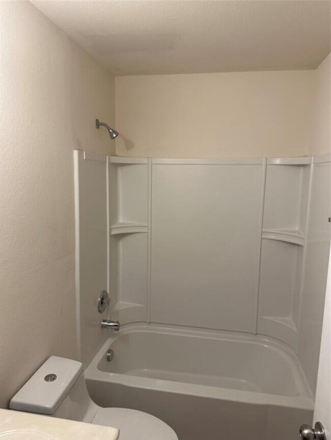 Building Photo - 20139 Linden Spruce Ln