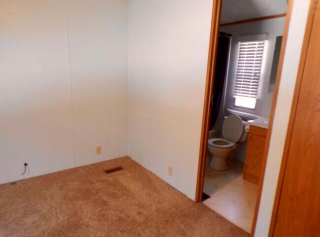 Bedroom space. - 16314 County 6