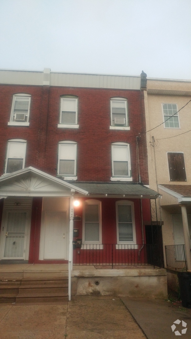 Building Photo - 727 N 43rd St