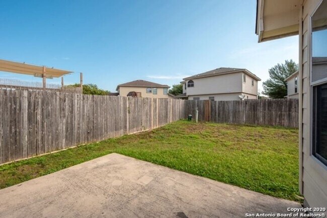 Building Photo - 3 Bedroom/2 Bath Wildhorse Subdivision