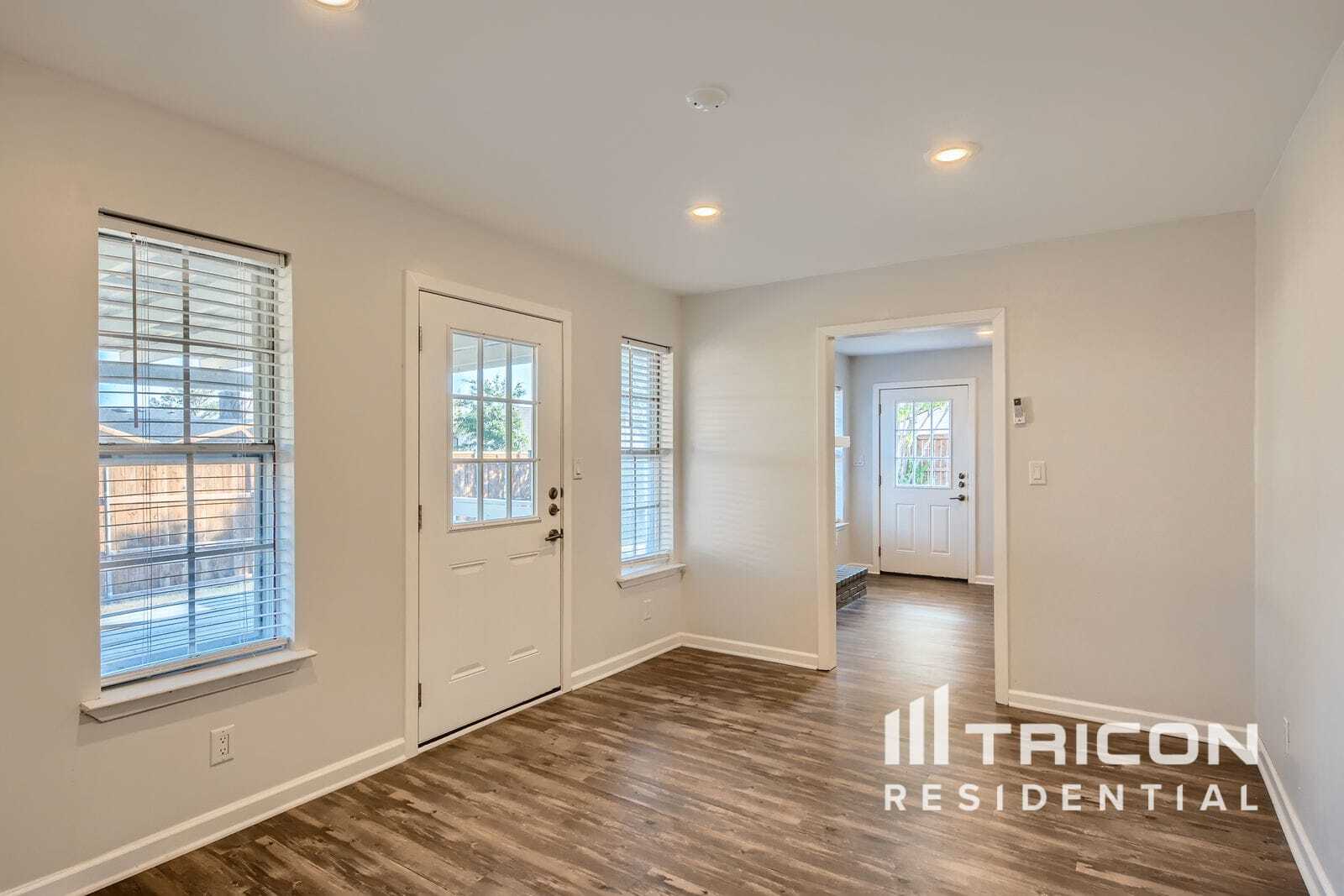 Building Photo - 1712 Hartford Dr