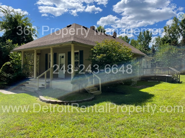 Building Photo - 2 bedroom 1 bathroom gem in Harrison Towns...