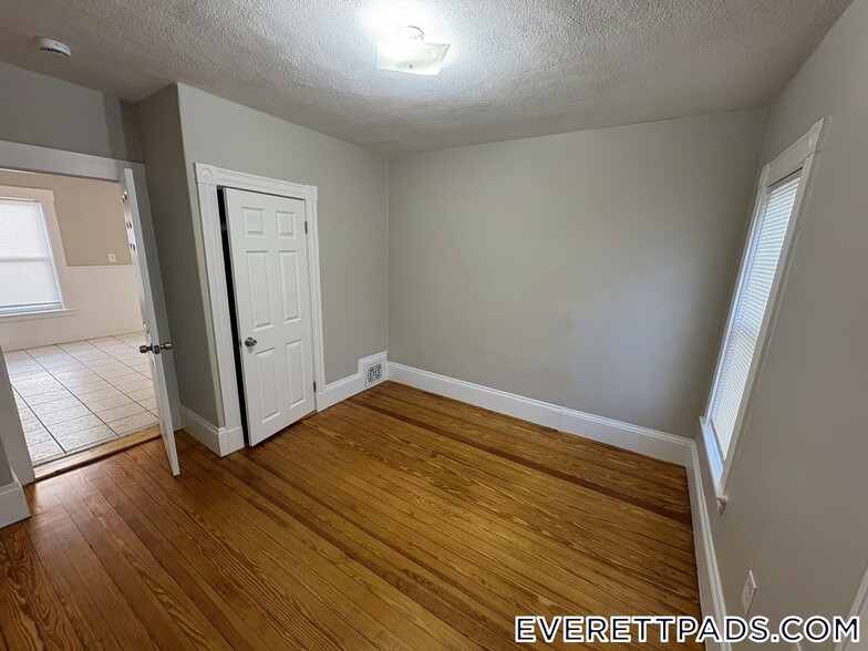 Building Photo - 85 Swan St