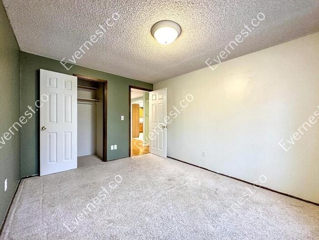 Building Photo - Charming 4-Bedroom Home with Spacious Layo...