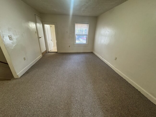 Building Photo - 138 S Penn St