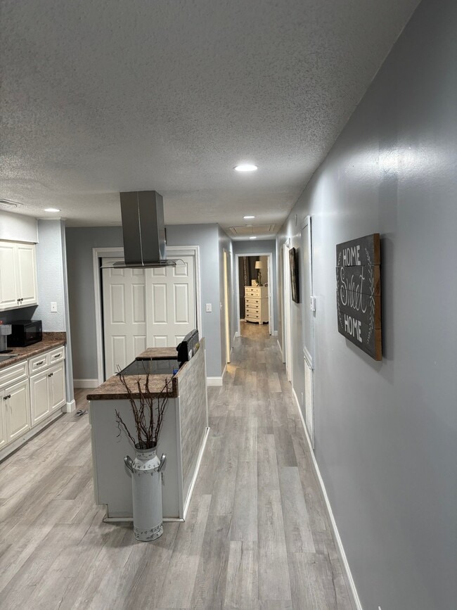 Building Photo - 279 Noles Dr