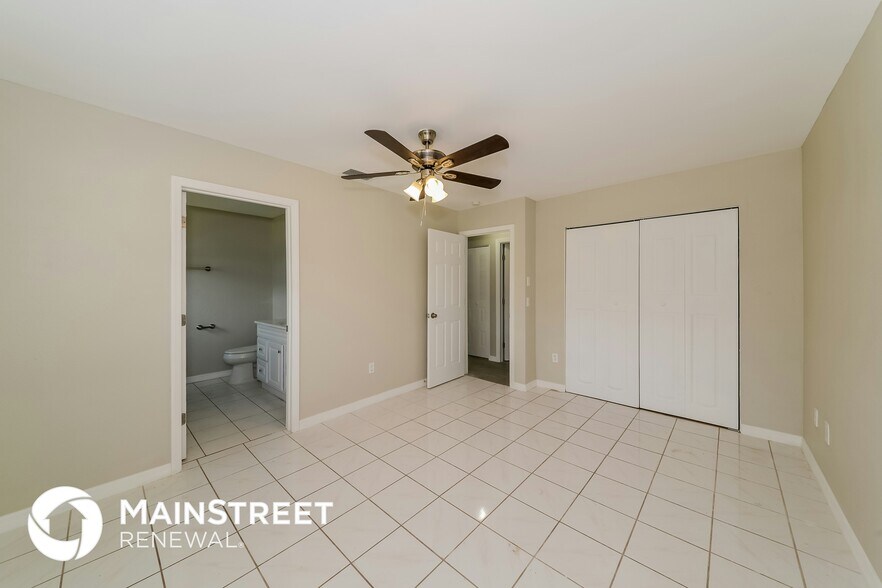 Building Photo - 5665 Ansonia Terrace