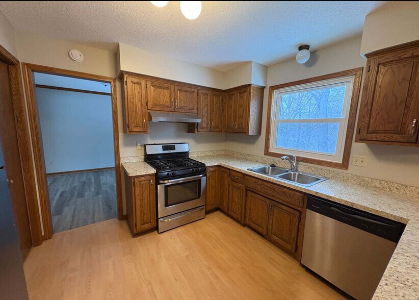 Building Photo - 7362 Paulsen Dr