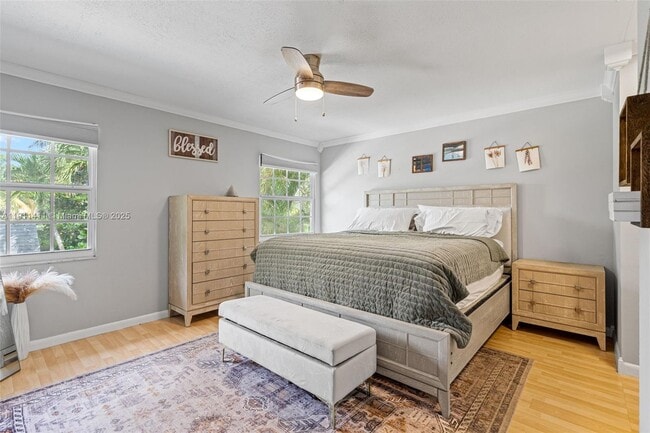 Building Photo - 8351 SW 39th Ct