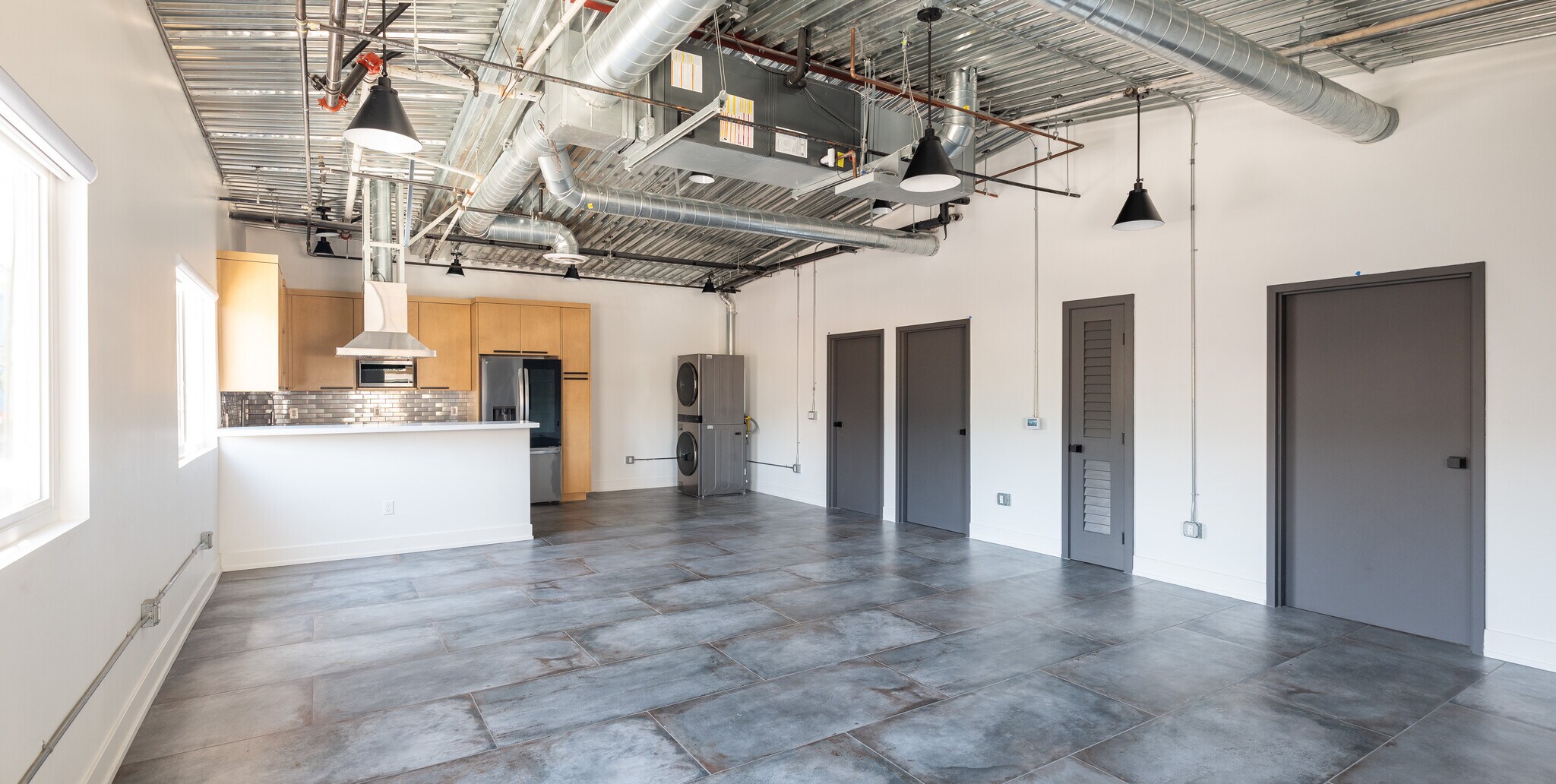 Building Photo - 605 Lofts