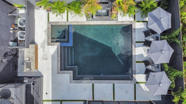 Building Photo - 2683 Blodgett St