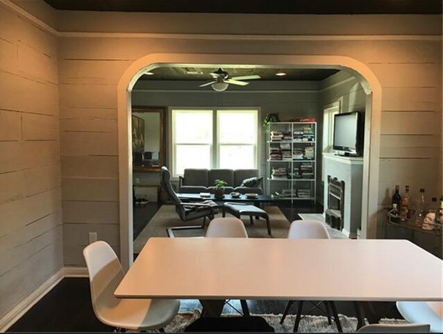 Building Photo - 5113 Lindsay St