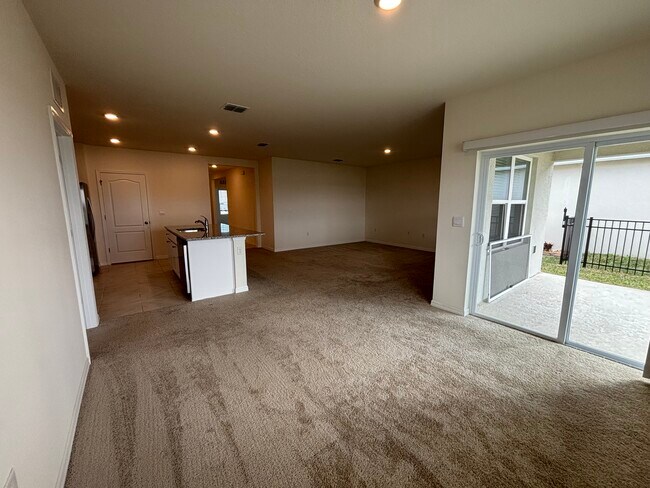 Building Photo - 812 Sky Hvn Wy