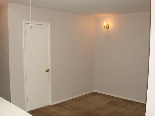 Building Photo - 73 Autumn Pass