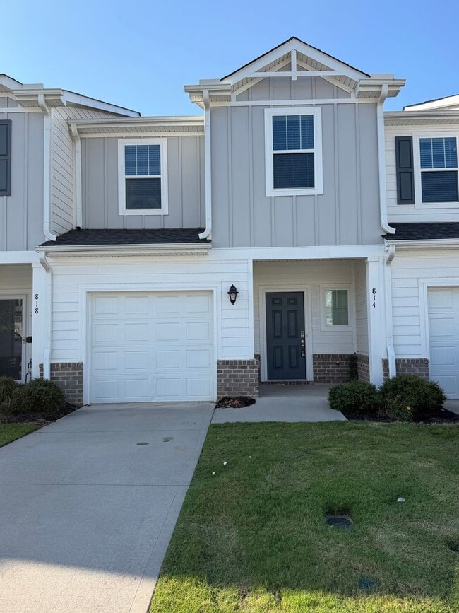 Building Photo - 3BR/2.5 BA Condo - City Station Townes, Greer