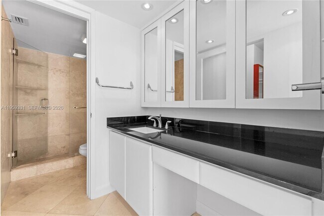 Building Photo - 1901 Brickell Ave