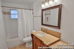 Building Photo - 16714 Summer Creek Dr