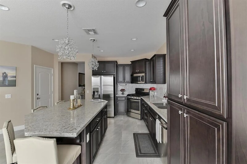 Building Photo - 1392 Violet Way